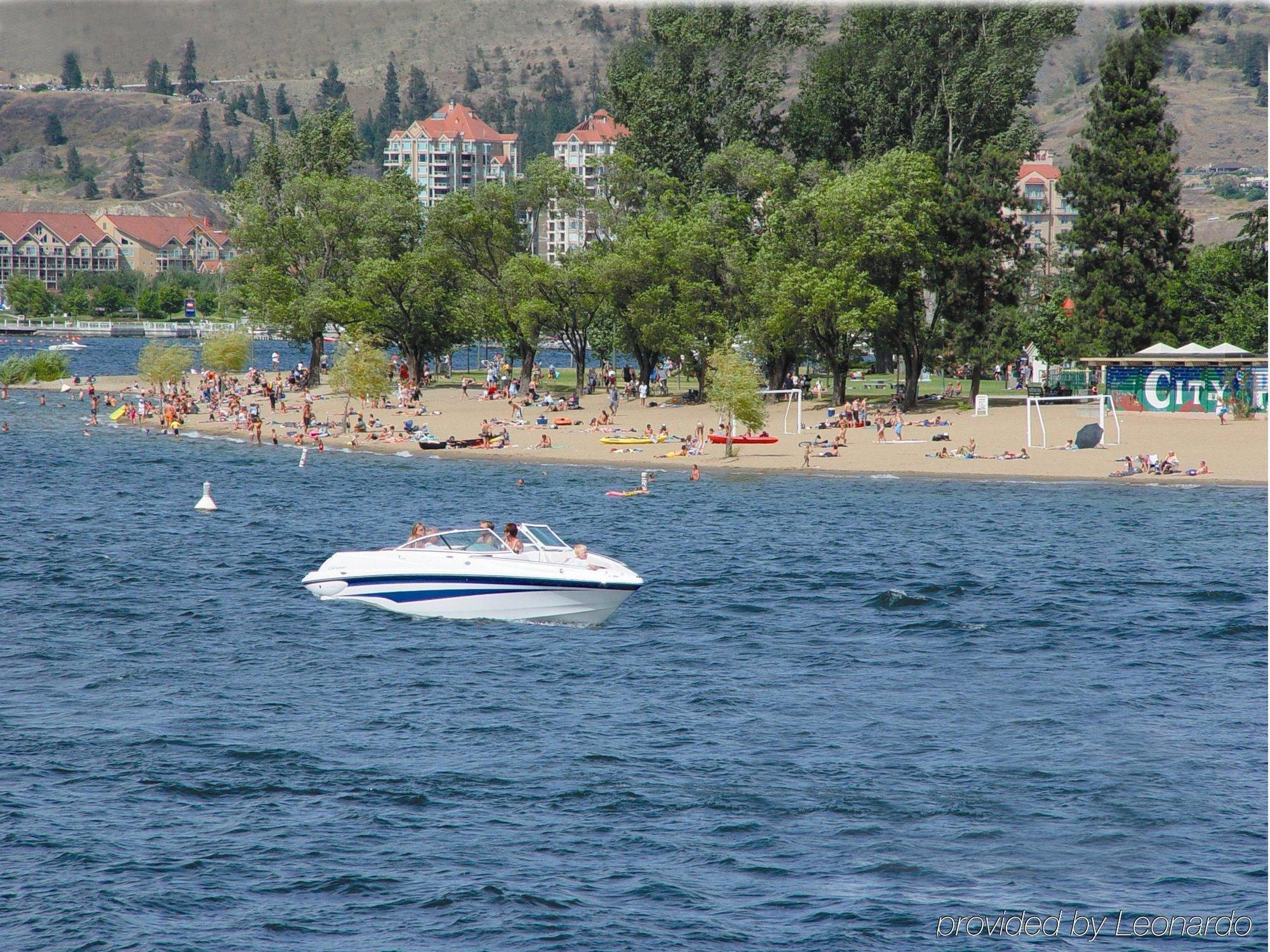 Hotel Kelowna & Conference Centre Exterior foto